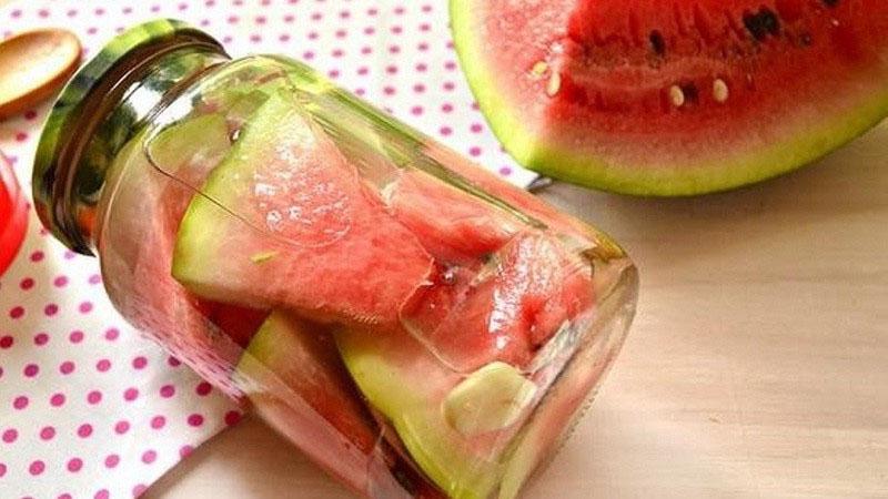 Recepti lubenica za zimu u staklenkama s đumbirom