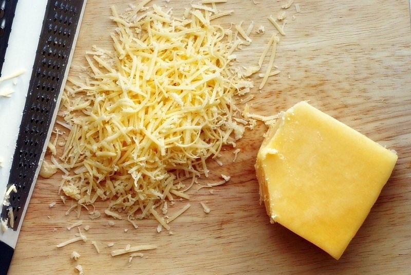 nasjeckajte tvrdi sir