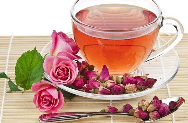 rozenblaadjes thee