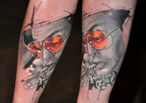 Vi elsker det stoffdrevne hysteriet til Raoul Duke vist i denne tatoveringen av Mullner Csaba.