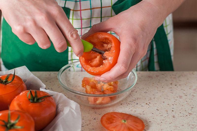 gepelde tomaat