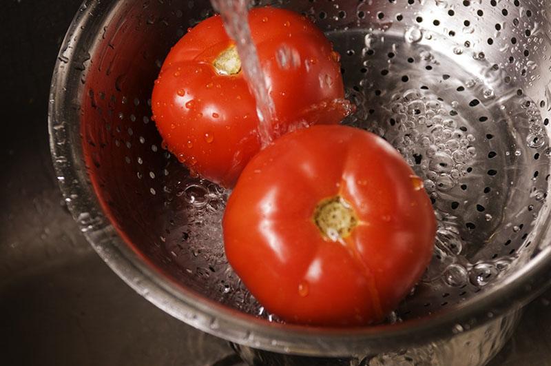 bereid de tomaten