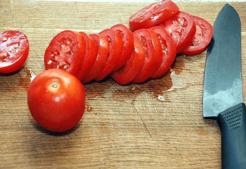 rajčice narežite na ploške