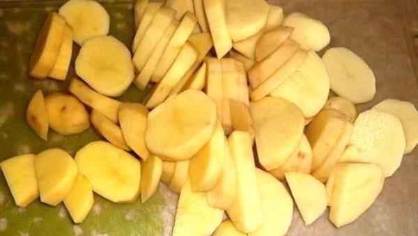 aardappelen in cirkels snijden