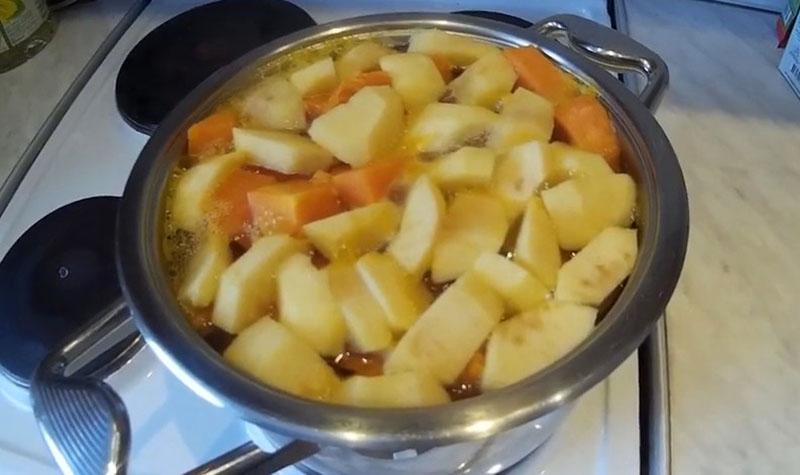 skuhati jabuke i bundevu