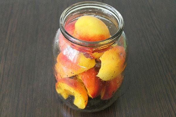 perziken in een pot