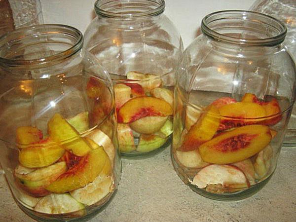 perziken en appels in potten