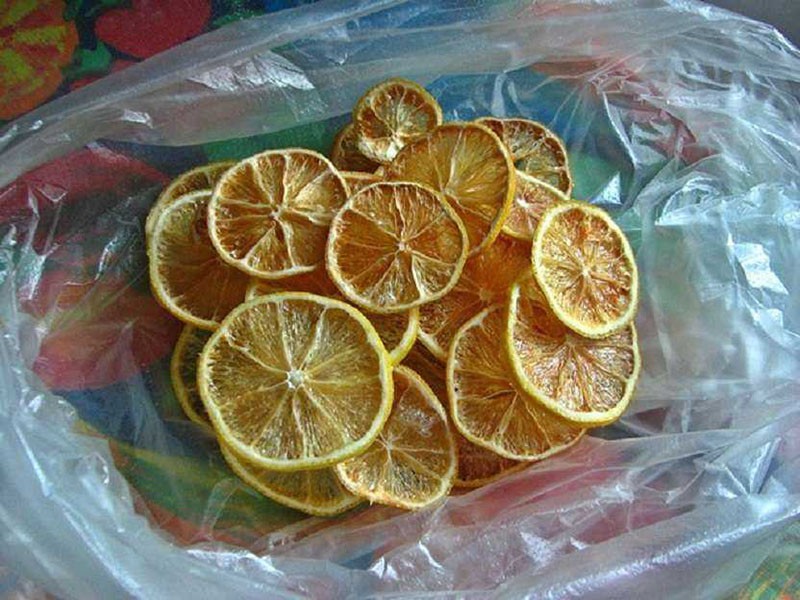 microgolfgedroogde partjes citroen