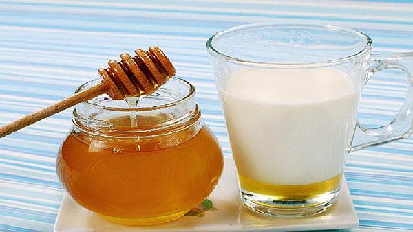 honing met melk