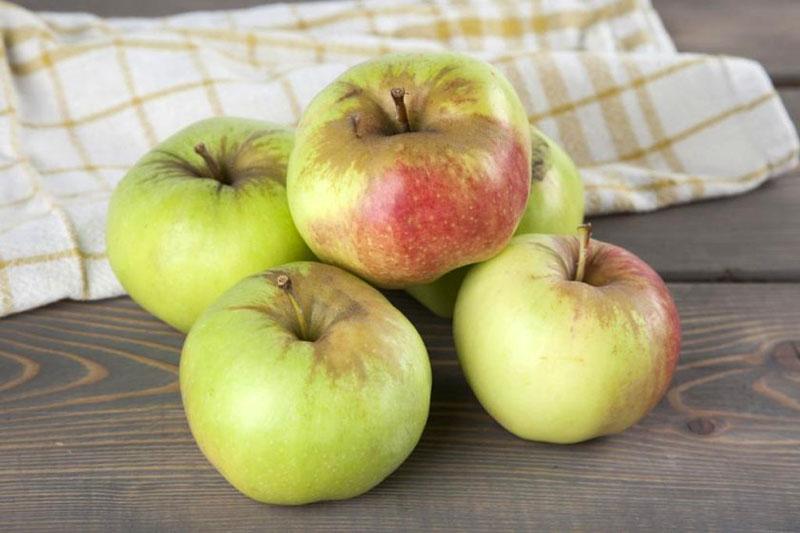 kisele i slatke jabuke