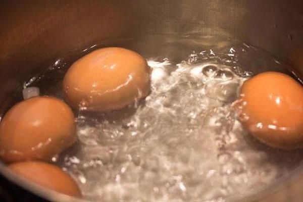 skuhati jaja