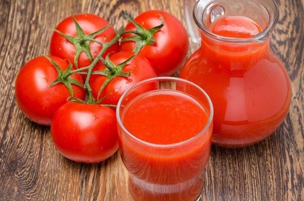 ukusan sok od rajčice