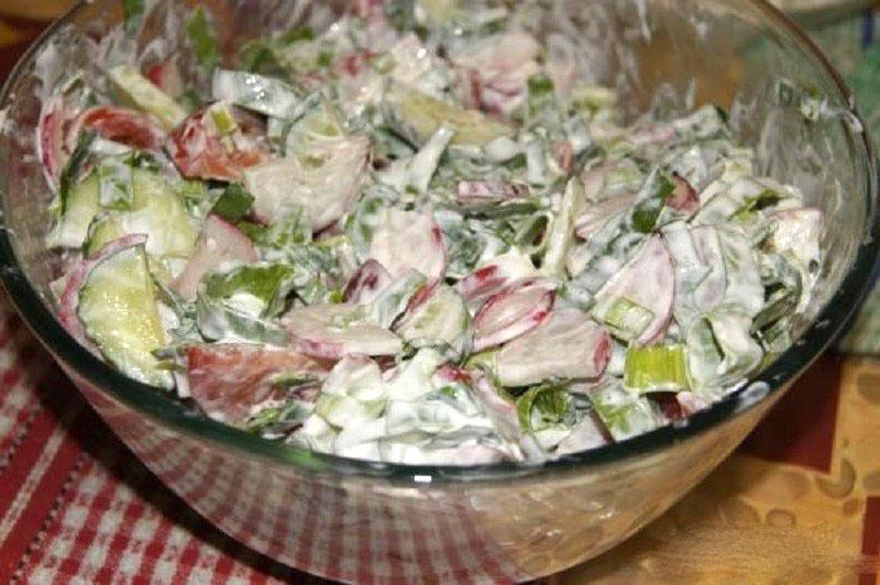 proljetna salata s rocumballom