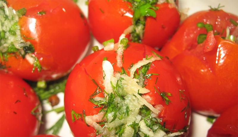 gevulde licht gezouten tomaten