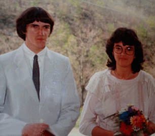 Fénykép a youtube -on keresztül Fulvia feleségül vette Marisát, 32 évvel ezelőtt, és bár megtartotta az övét