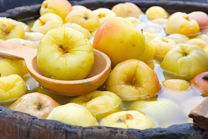 een eenvoudig recept voor geweekte appels
