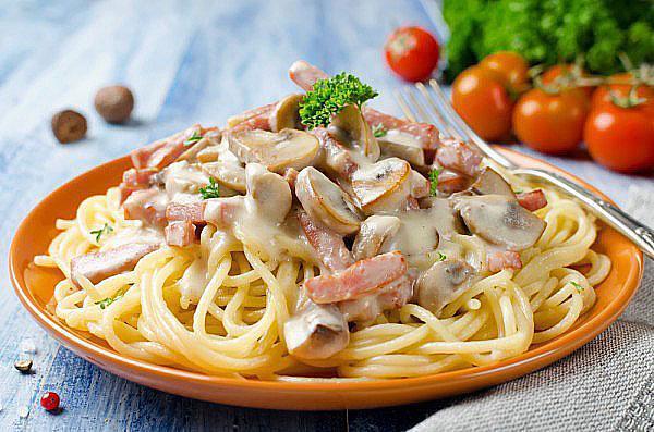 pasta met champignons en spek