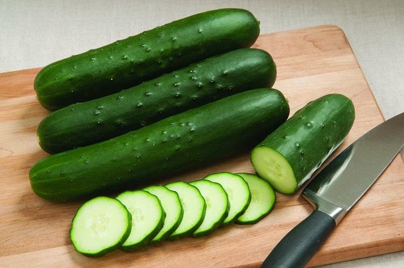 komkommers voor salade