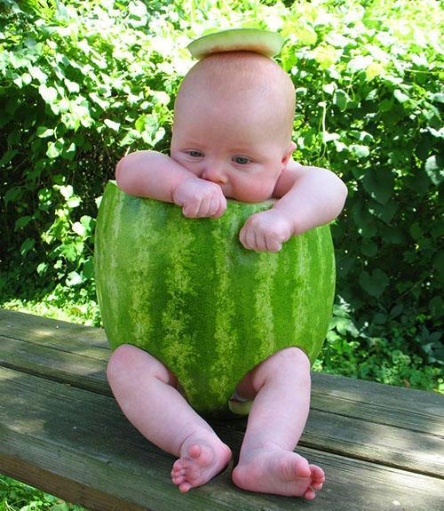 Een matige hoeveelheid watermeloen is een garantie voor de gezondheid van de ongeboren baby