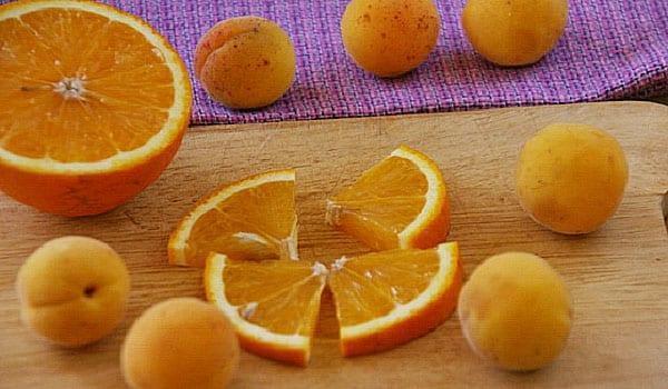 snij een sinaasappel voor compote
