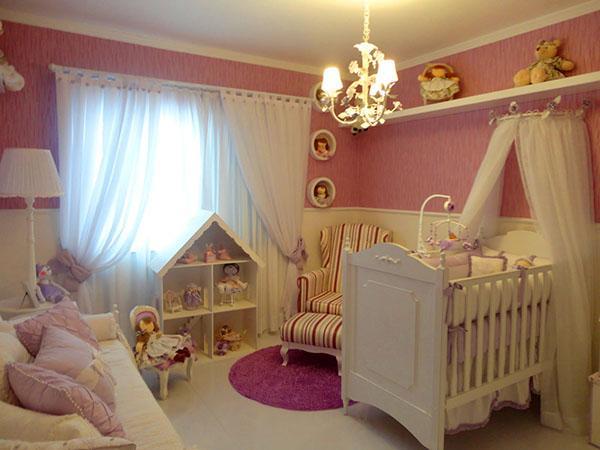 kamer voor een pasgeboren meisje