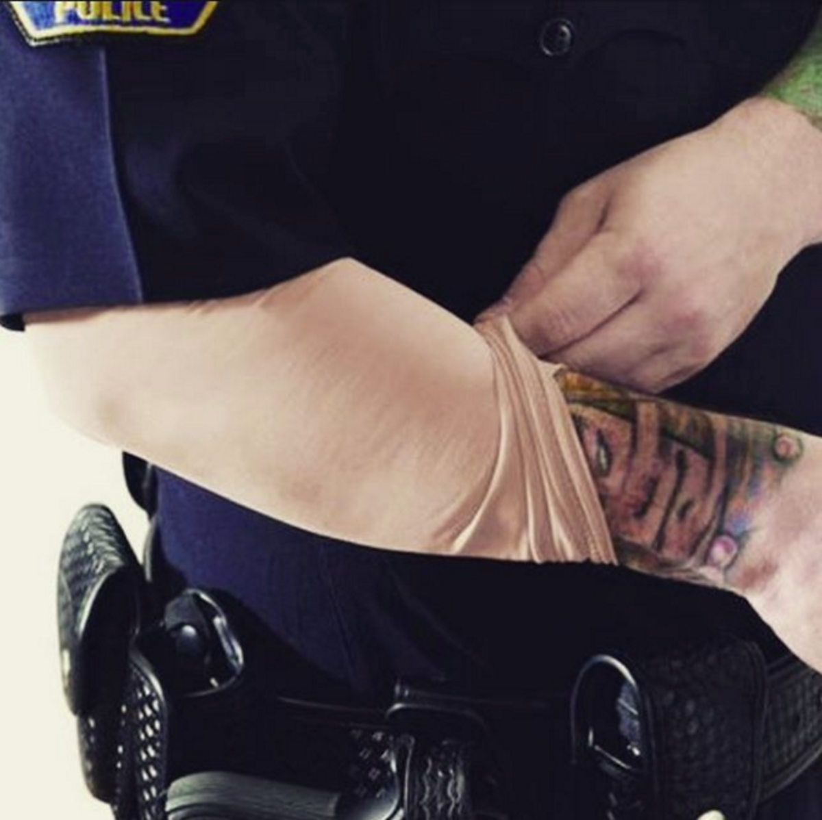 tetovált rendőrök