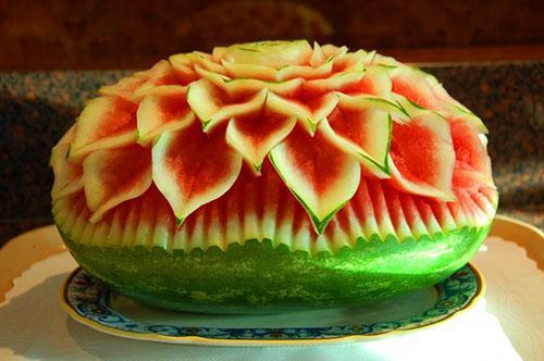 Nevjerojatno rezbarenje lubenica