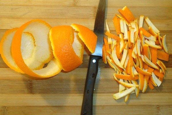 snijd de sinaasappelschil