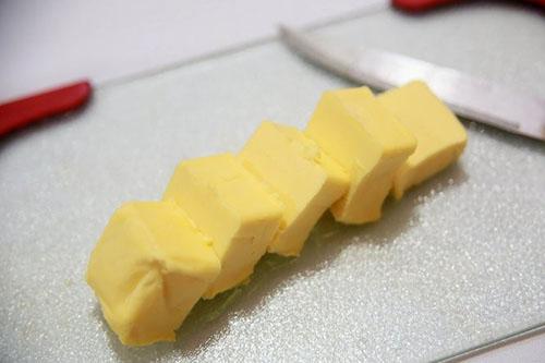 nasjeckajte maslac