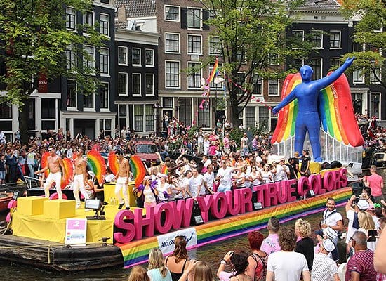 Foto via DreamsTimeDet var ingen overraskelse at Nederland vedtok lovgivning av samme kjønn rett etter årtusenskiftet, i 2001. Det var det første landet i hele verden som satte milepæler for så mange flere å følge.
