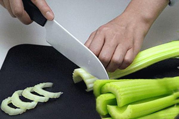 rezanje celera s peteljkom za berbu