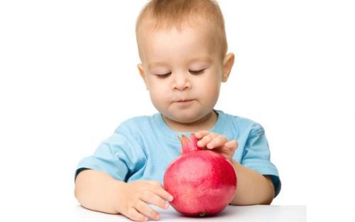 op welke leeftijd kan een kind een granaatappel krijgen?