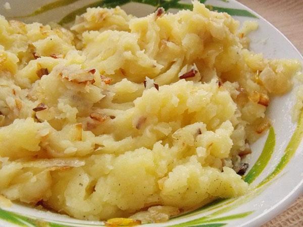 roer ui en aardappelen