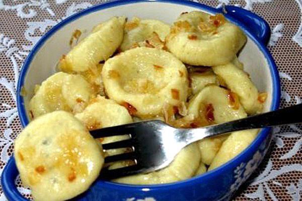dumplings met aardappelen en gebakken