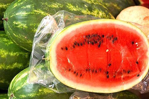 Gesneden watermeloenen kunnen niet worden gekocht