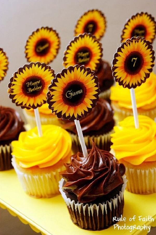 Summer Birthday Party For Girls_Sunflower Cupcakes