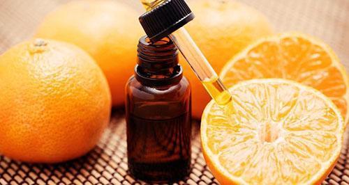 Essentiële olie van mandarijn wordt gebruikt om de slaap te normaliseren.