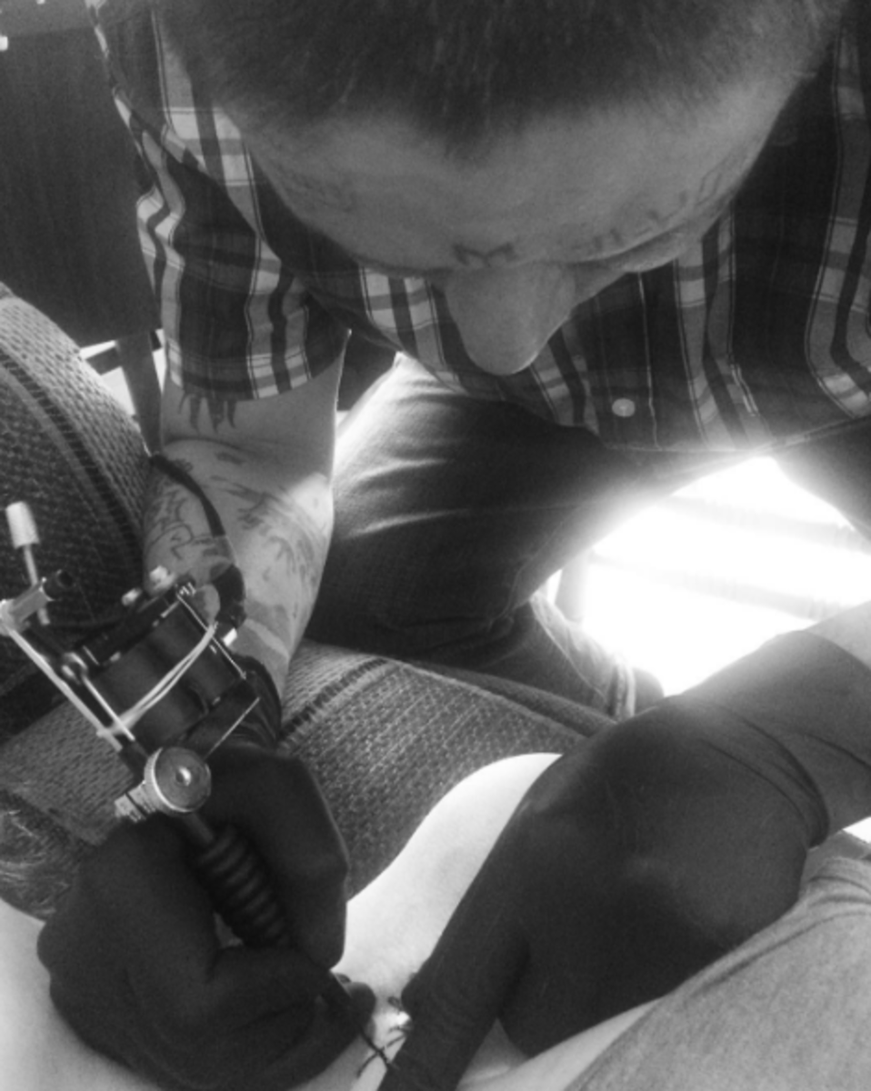 tatovering pistol kunst artist