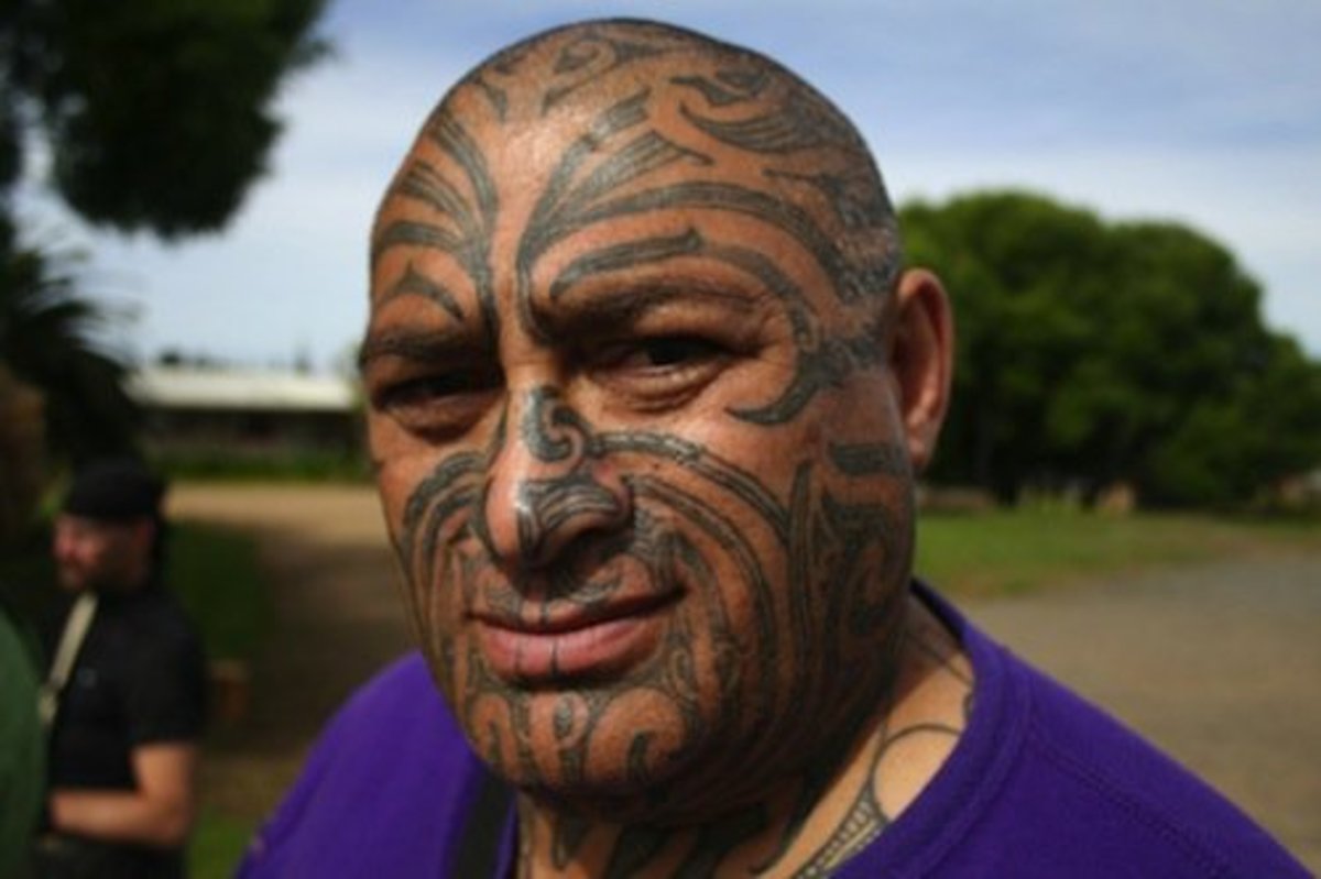 Tradisjonell ta moko på en maori -mann