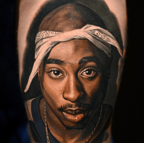 Nikko Hurtado Tupac portrett