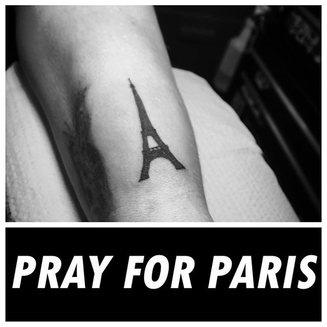 Tatoveringer som ærer Paris angrepsofre