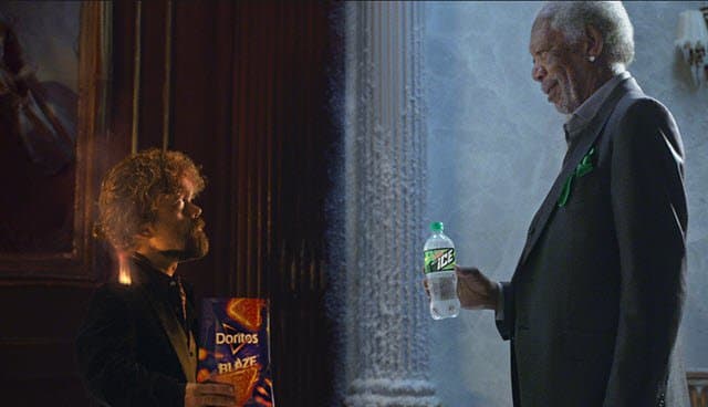 Reklamen av Doritos og Mountain Dew kan oppsummeres i en verden - EPIC. Med Peter Dinklage i Game of Thrones så vel som Morgan Freeman i hovedrollen - paret deltar i en brann- og israp -kamp som vil gå over i historien.