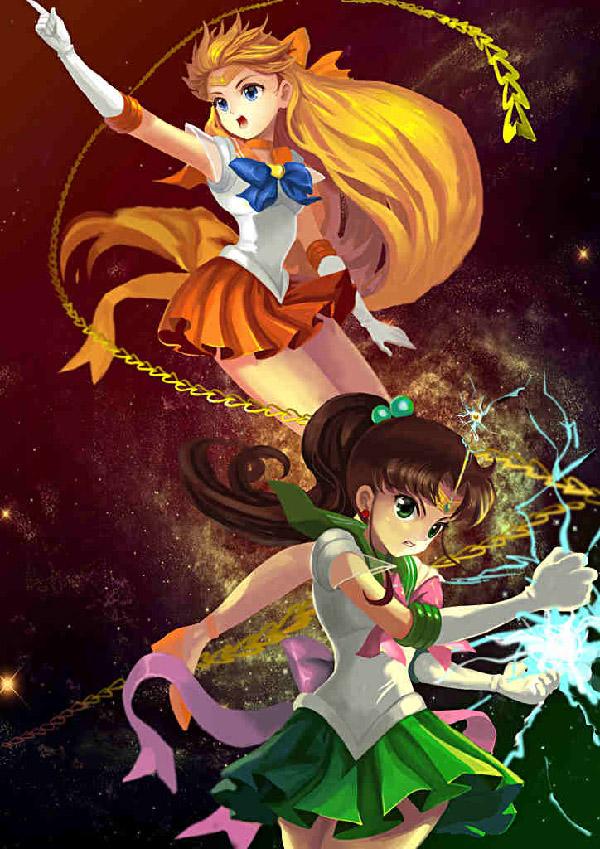 Kjemper side om side som tegnet av amg192003. Sailor Jupiter og Sailor Venus viser frem sine evner og krefter i disse illustrasjonene, samt hvor ekkel de kan bli i kamp.