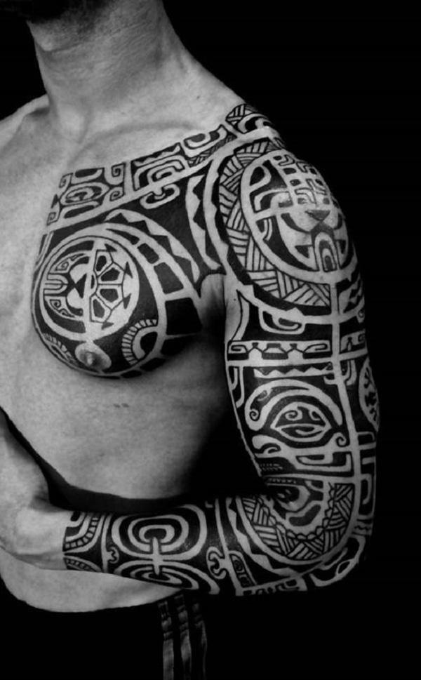 Polinéz törzsi tetoválás félkövér mintákkal