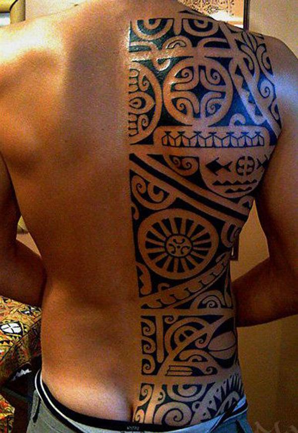 Half Back Tattoo Design med kule symboler