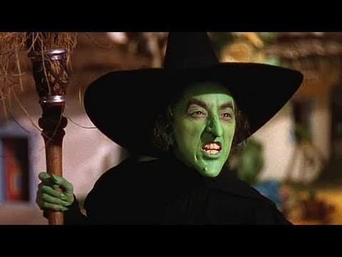 בשנת 1939, הקהל צפה במכשפה המרושעת של המערב מתעוררת לחיים בטכניקולור ומאז הפכה לאחת המכשפות האיקוניות ביותר בתולדות הקולנוע.