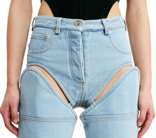 עם זאת, זו לא הפעם הראשונה שהמותג חשף ג'ינס נועז - בדוק את הג'ינס הזה בהשראת צ'אנס!