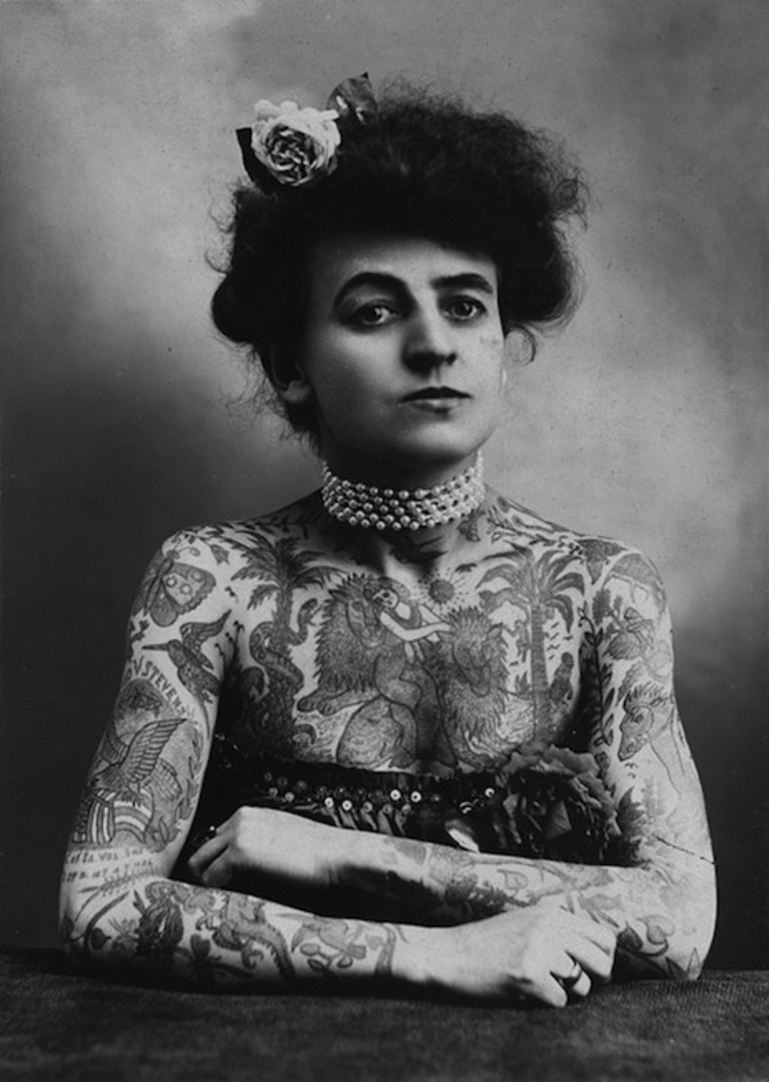 Maud-Wagner-cirkusz-előadó-légi-és-csavaró-és tetoválóművész-1911-copie