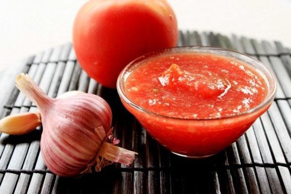 sok od rajčice s češnjakom