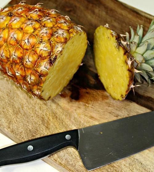 Matige consumptie van ananas ondersteunt de normale maagfunctie